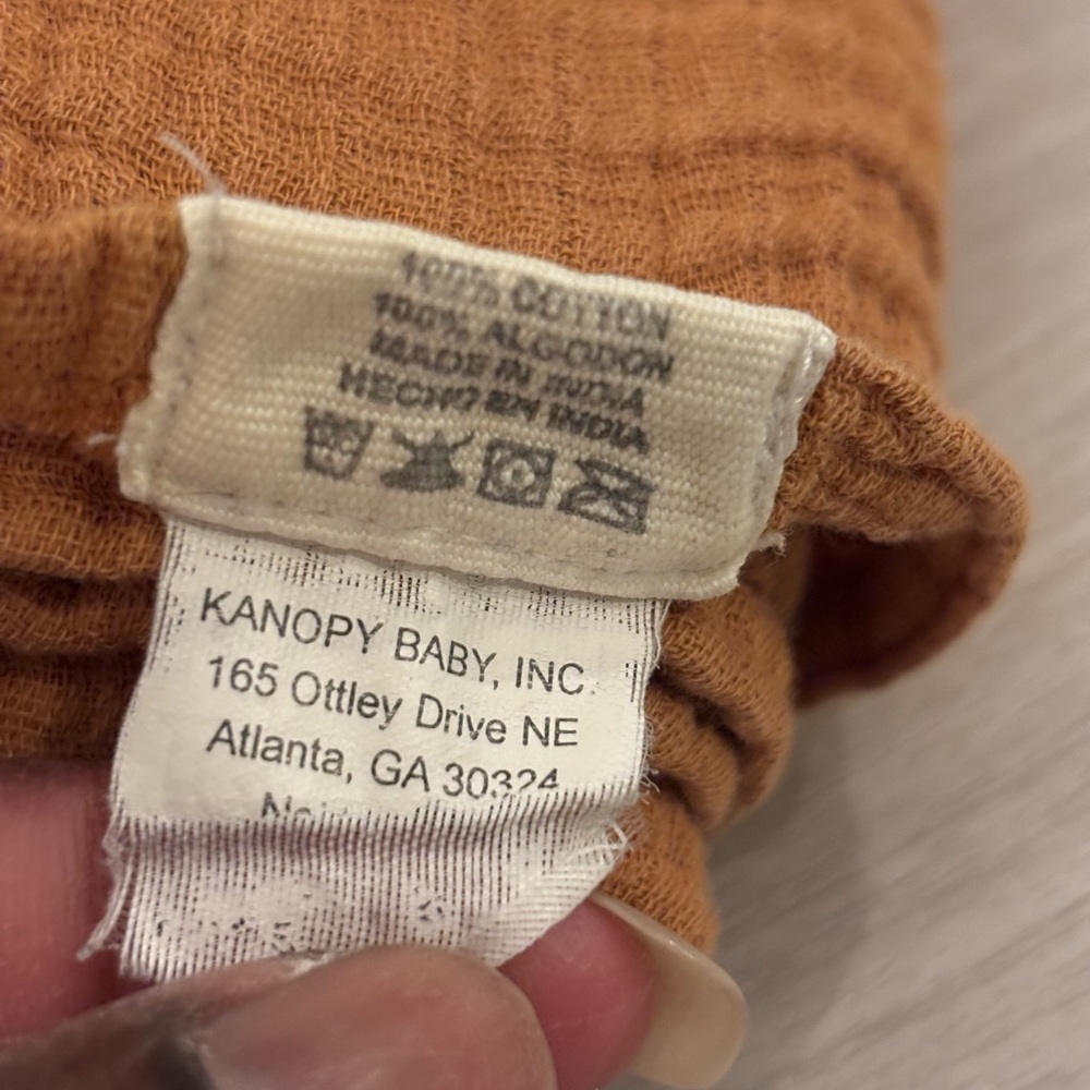 Oliver and Rain Baby Swaddle Gauze Brown - Picture 5 of 5
